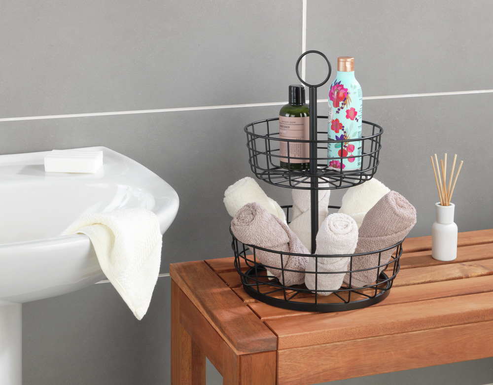ETAGERE mit zwei Drahtkörben aus Eisen ETAGERE mit zwei Drahtkörben aus Eisen