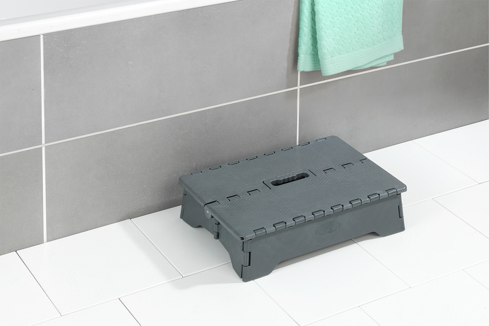 89280500_klapptritt-secura-silber6 SECURA Klapp-Trittstufe, bis 250 kg belastbar