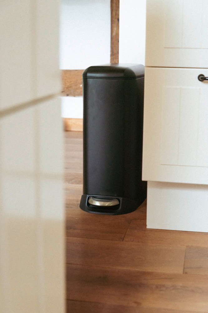 DESIGN schwarz Treteimer, 12 l, Easy Close