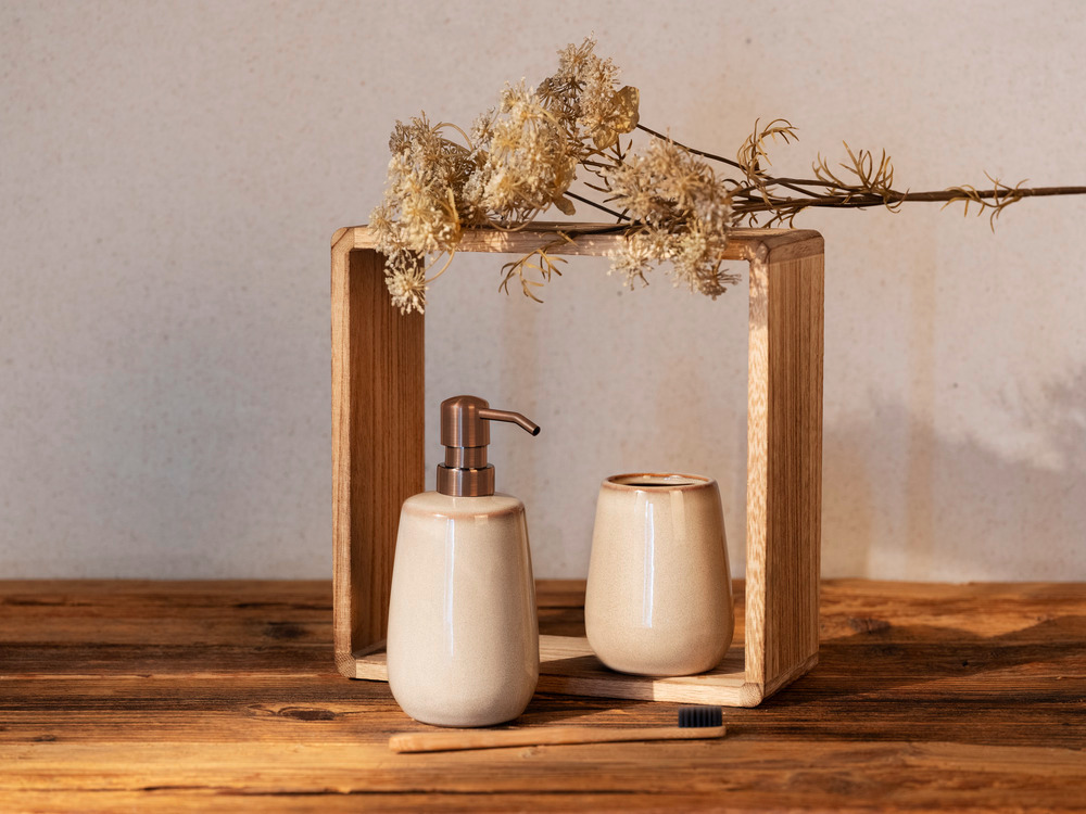 SIRMIONE beige Badzubehör-Set aus Keramik, 2-teilig SIRMIONE beige Badzubehör-Set aus Keramik, 2-teilig
